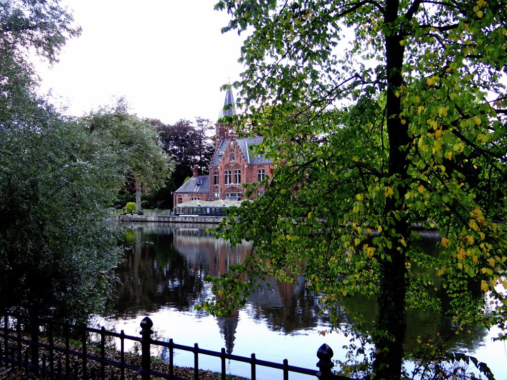22 Brugge - Il lago dell'amore.JPG